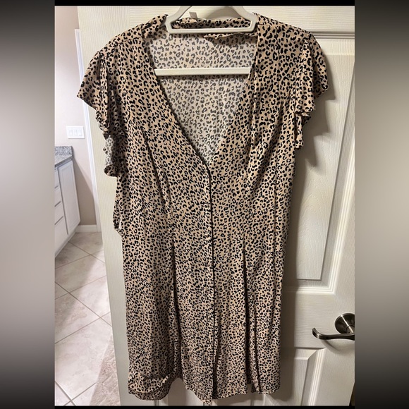 Cheetah dress - Picture 2 of 4